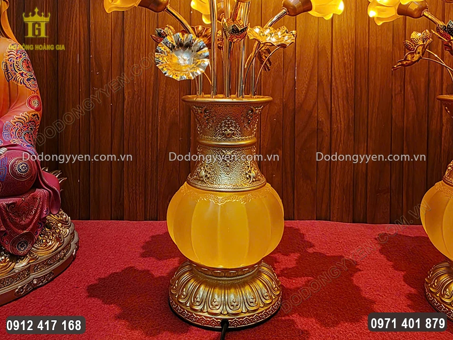 H&igrave;nh ảnh phần th&acirc;n lọ hoa lưu ly